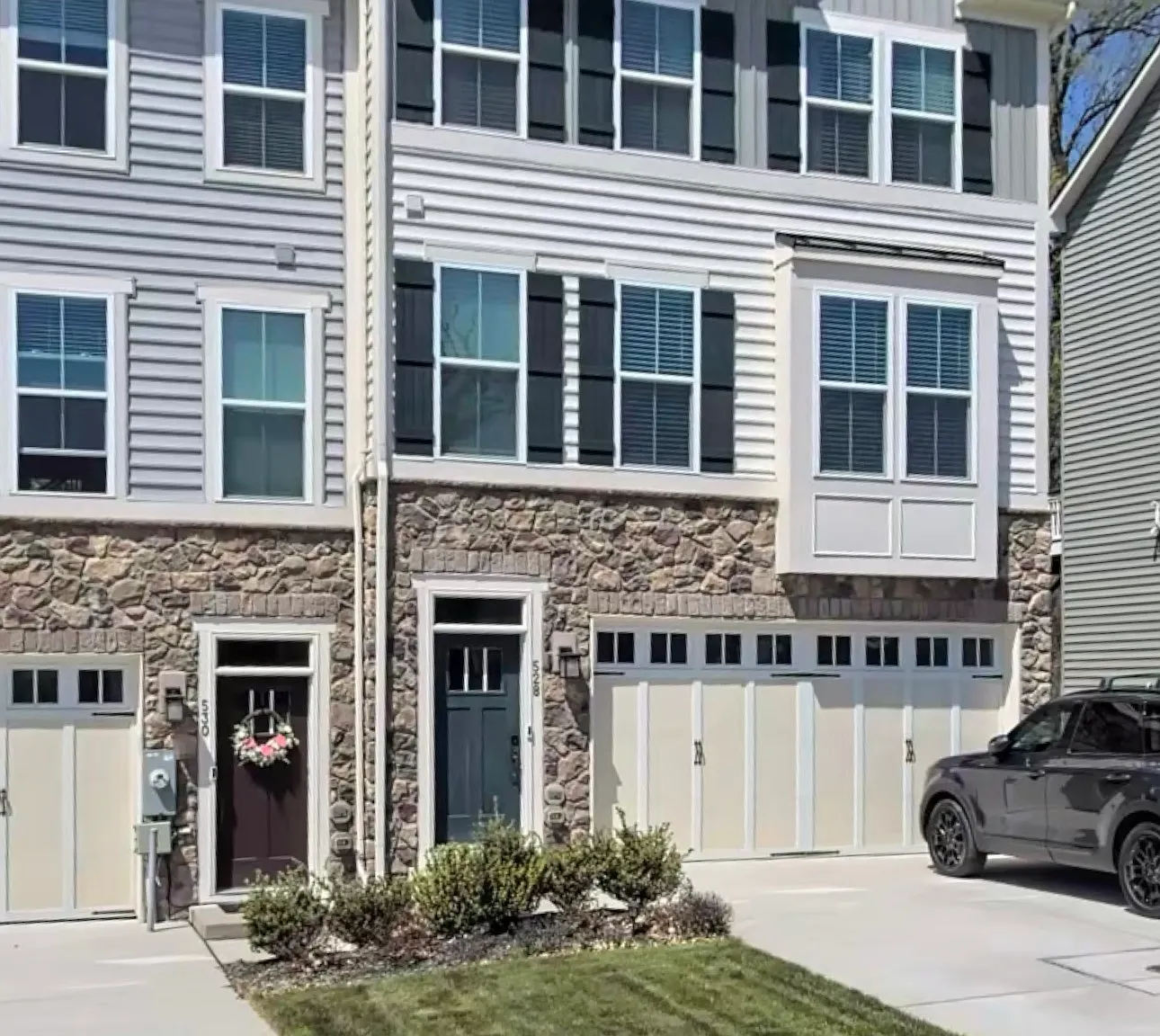 3 bed, 3.5 bath, 2500 sqft, $3,500 — Photo 1