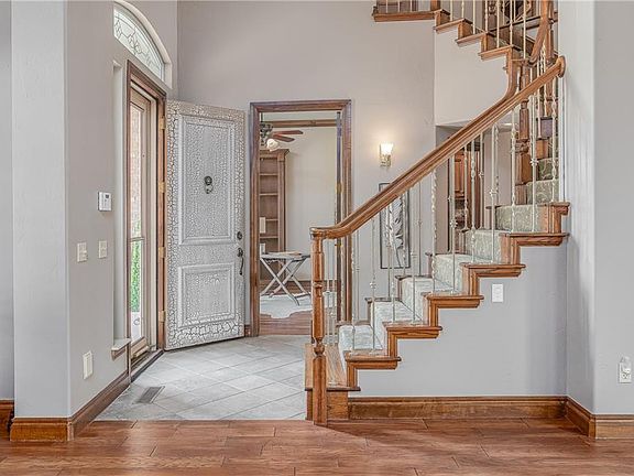 5th image of 10812 Orleans Ct