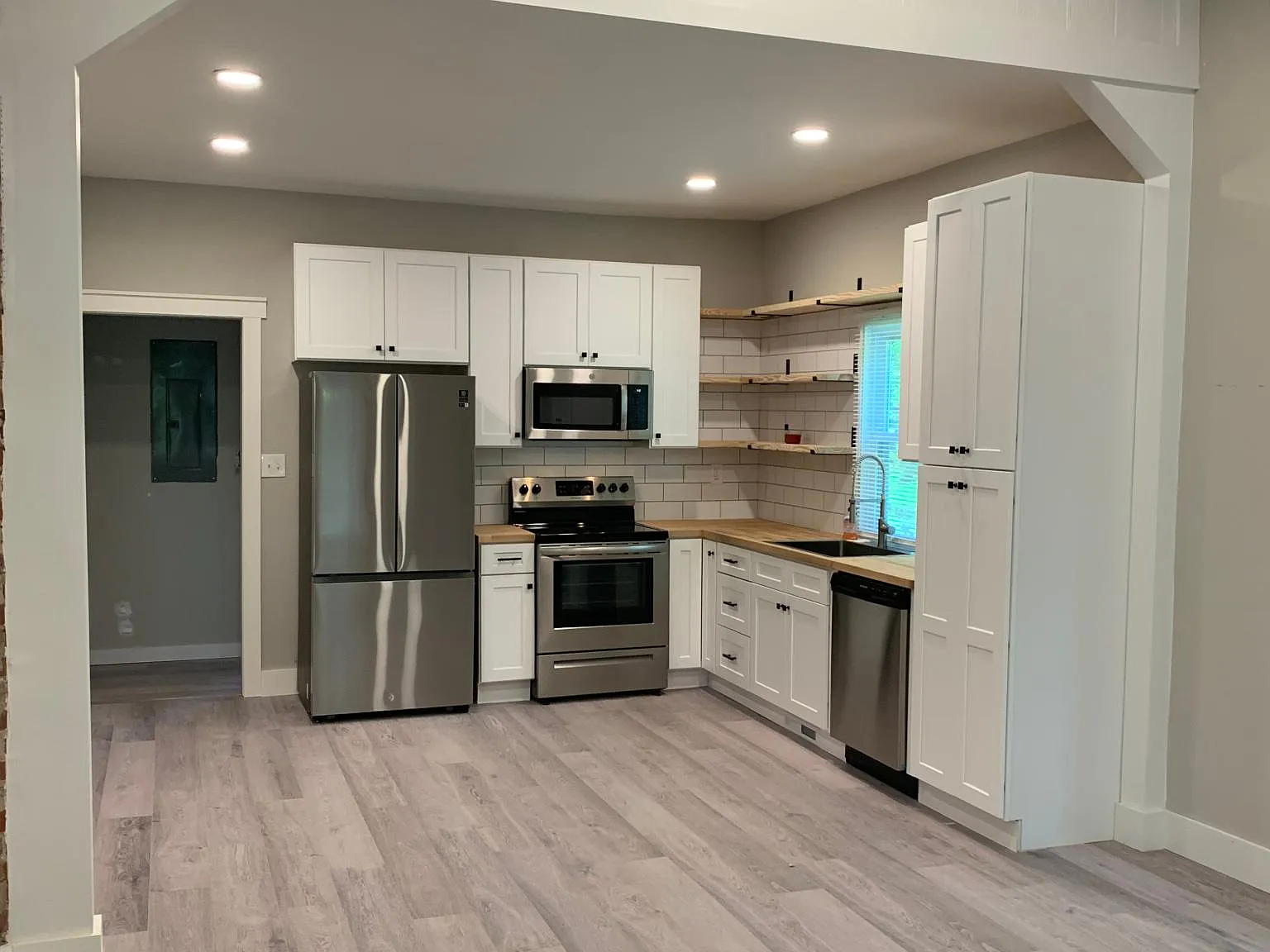 3 bed, 1200 sqft, $1,600 — Photo 4