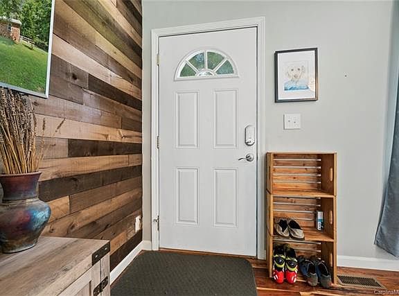 5th image of 113 Adcock Bluebird Ln