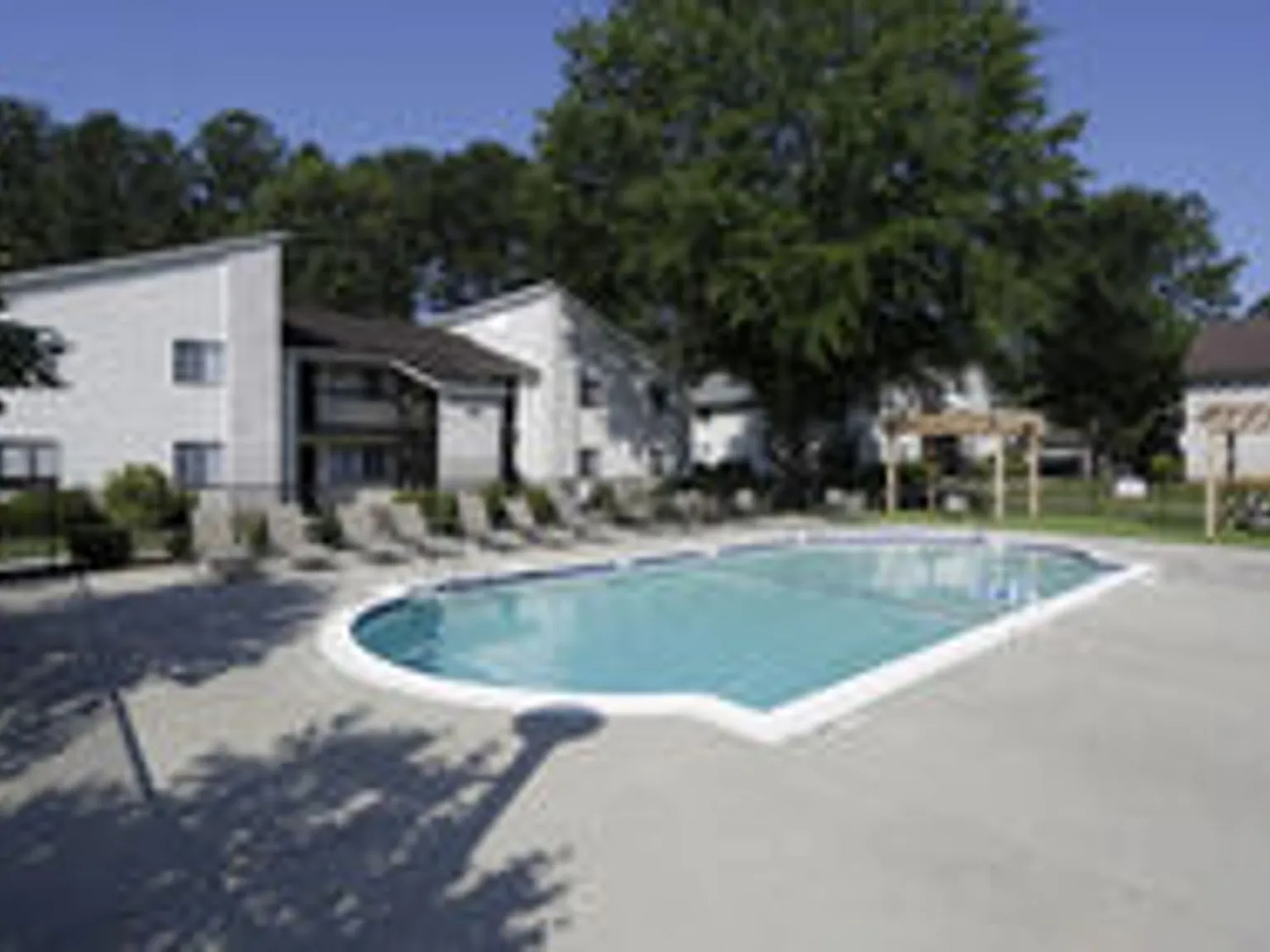 Creekside Apartments — Photo 4
