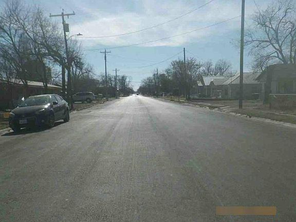 3rd image of 412 N Camp St