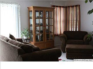 4th image of 56 Canterbury Dr