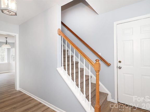 5th image of 10910 Elm Bend Dr