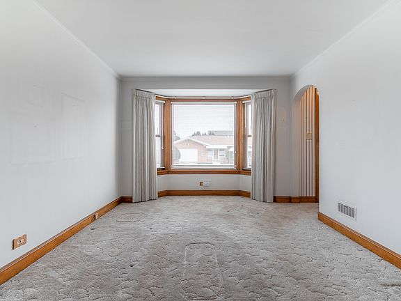 5th image of 3340 N Nordica Ave