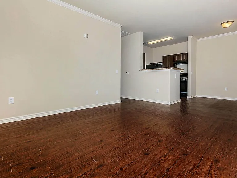 2800 Rodeo Rd — Photo 6