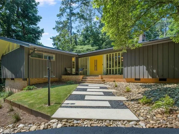 2066 Fairgreen Dr, Stone Mountain, GA 30087