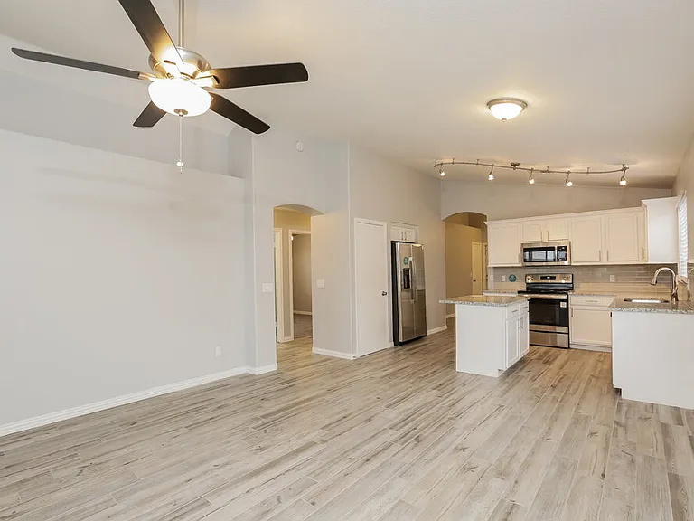 953 E Greenlee Ave — Photo 6