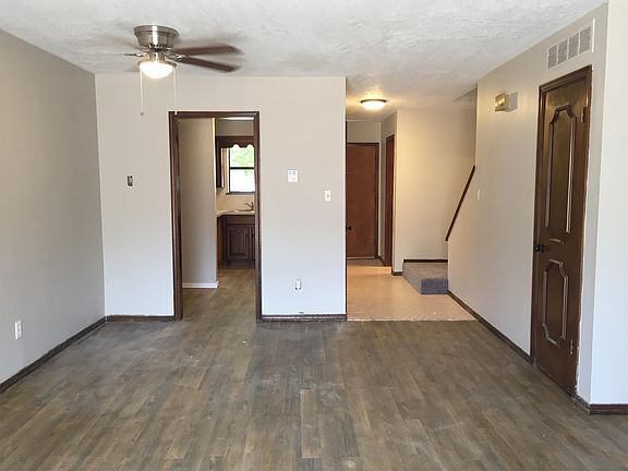 3rd image of 2136 Melrose Ct