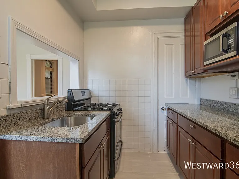 2056 N Halsted St #2F — Photo 3