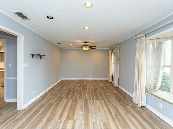 4th image of 2416 Merrimac Dr