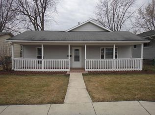 1033 Commercial St, Sycamore, IL 60178