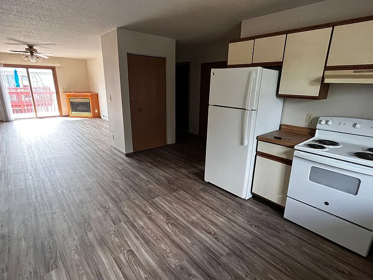 4716 Kappus Dr — Photo 3