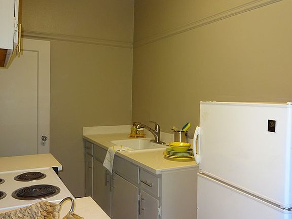 5th image of 1705 N St APT 05