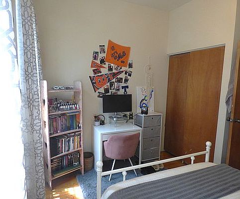 3rd image of 226 E 85th St #4