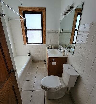 5th image of 2044 N Lawler Ave APT 2