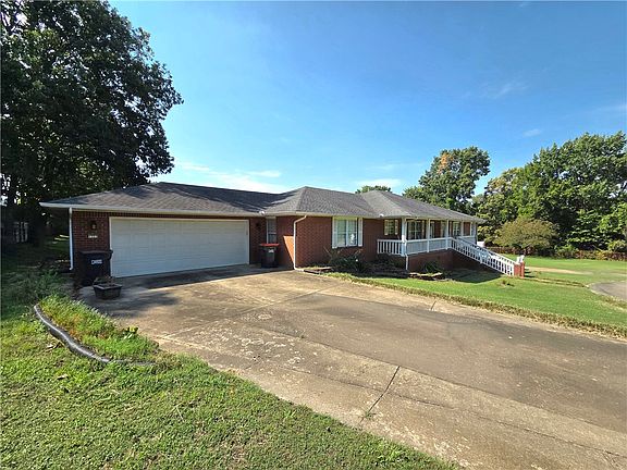 2nd image of 1323 Stultz Rd