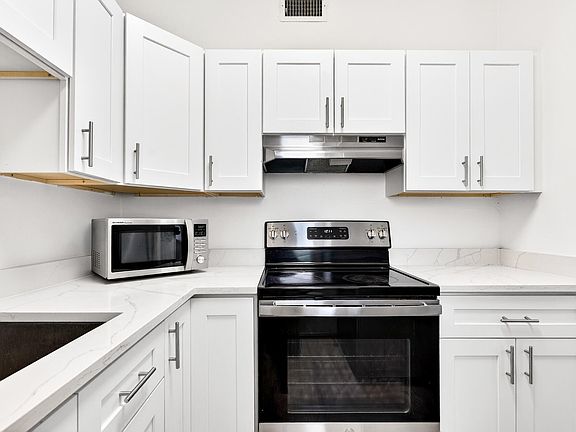 4th image of 2555 NE 11th Street #104