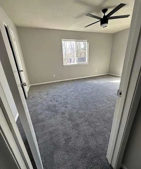 265 Peyton Pl SW — Photo 3