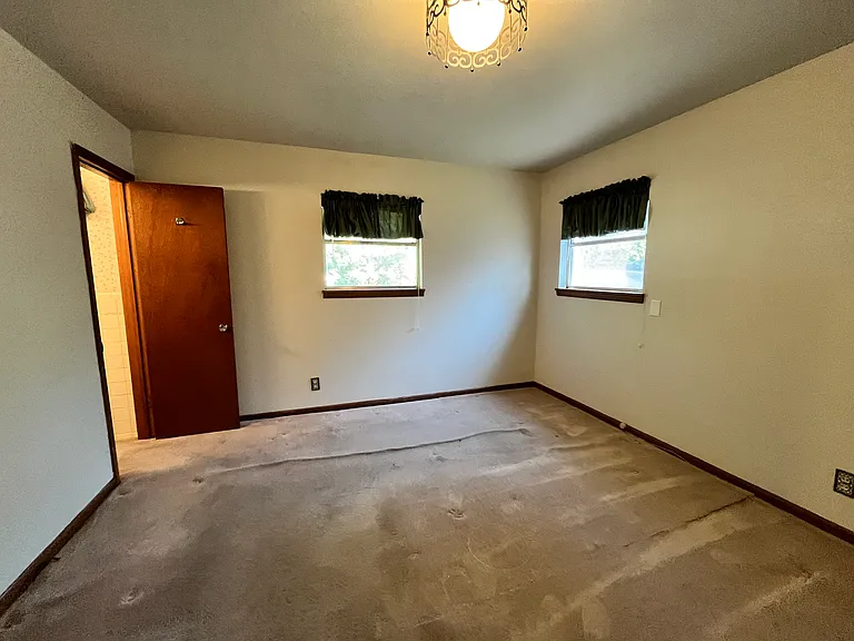 1749 Winchester St — Photo 16