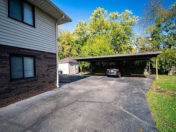 5th image of 3219 Beatrice Dr