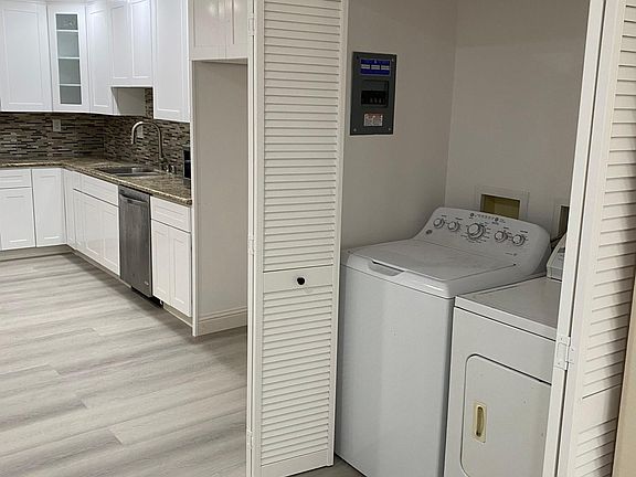 4th image of 1811 Park Ave