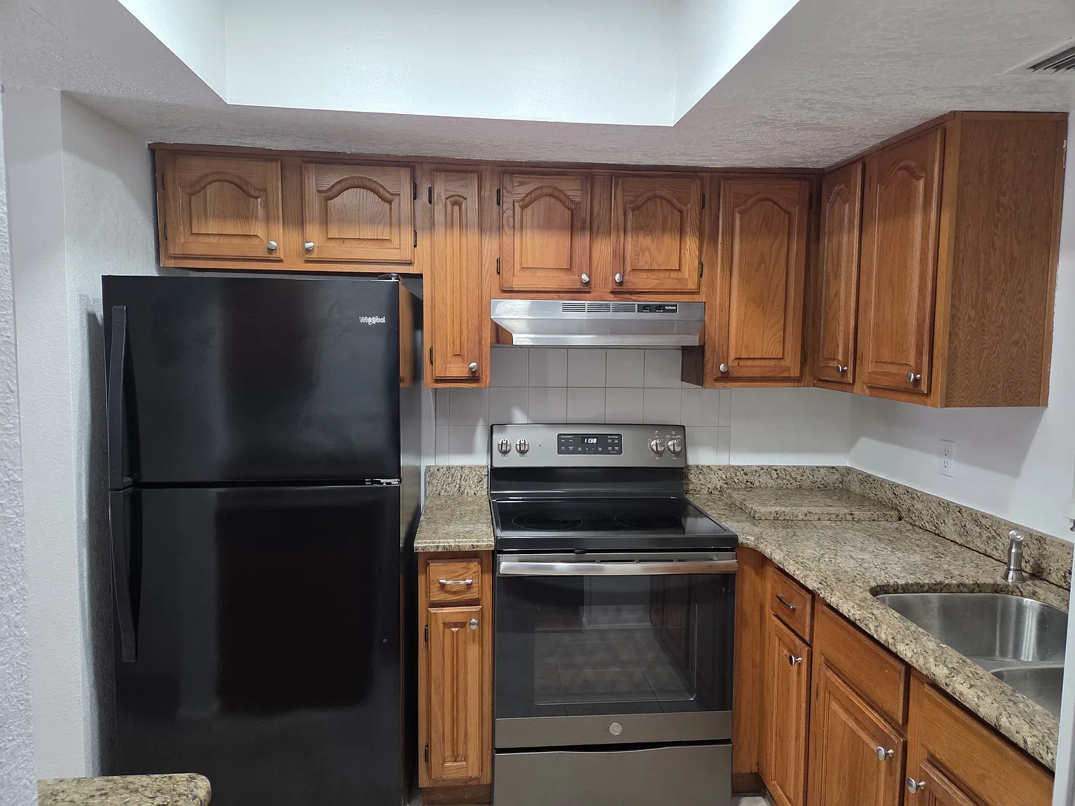 4 bed, 1500 sqft, $2,100 — Photo 3