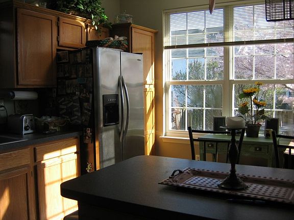 eat in kitchen