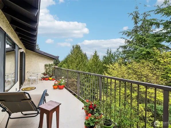 17918 23rd Lane NE #302, Shoreline, WA 98155