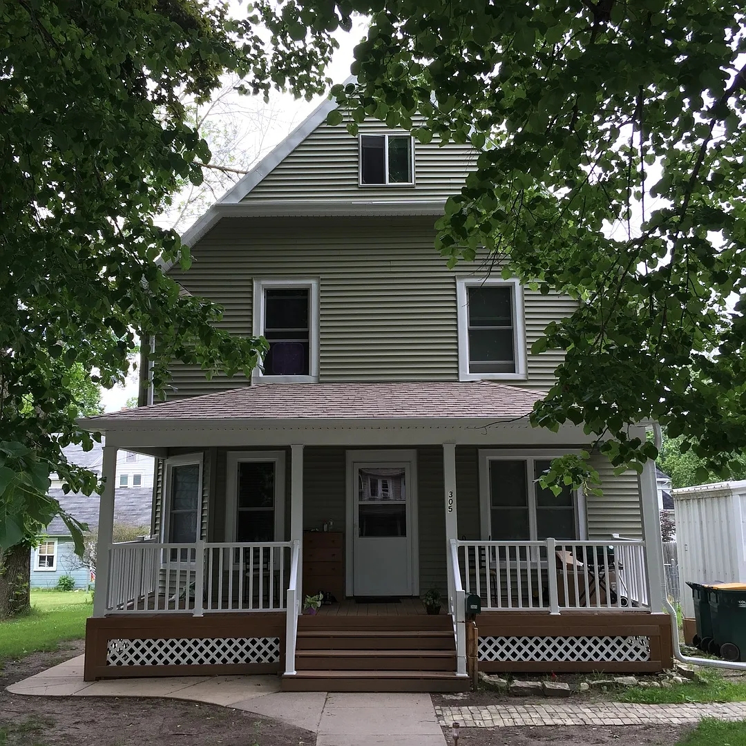 305-305 1/2 Monroe Street — Photo 1