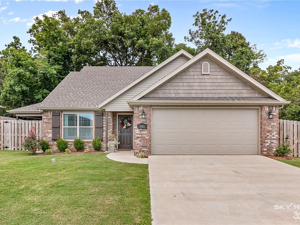 1st image of 901 Asher Dr
