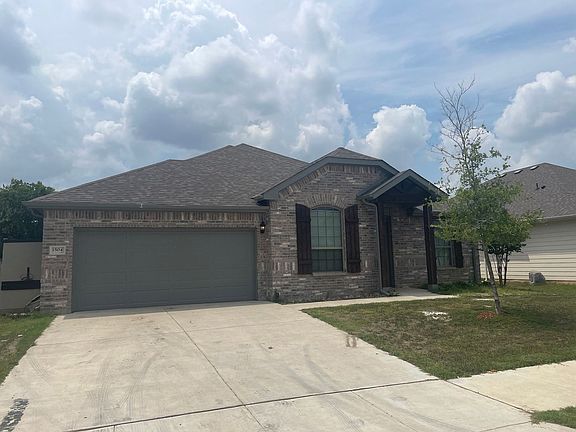 2nd image of 1504 Black Oak Dr