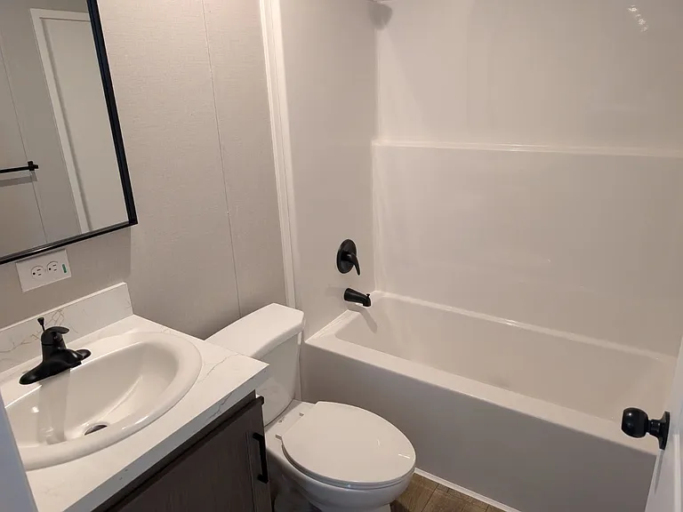 Avon Lakes Estates — Photo 17
