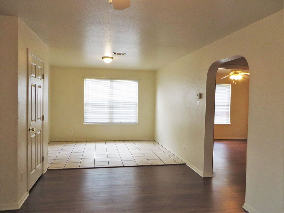 1st image of 2216A Katy Ln