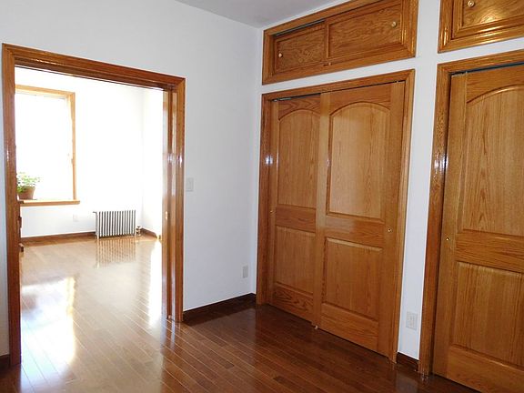 3rd image of 281 22nd St APT 1F