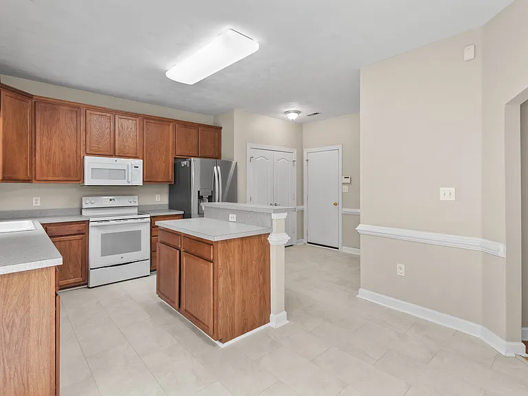 712 Tallahassee Dr — Photo 12