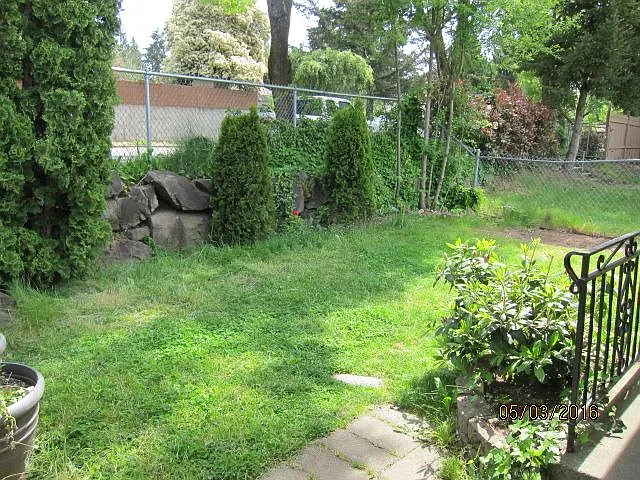 35th Ave NE — Photo 2