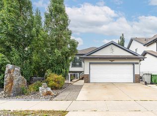 9411 104th Ave, Morinville, AB T8R0B2