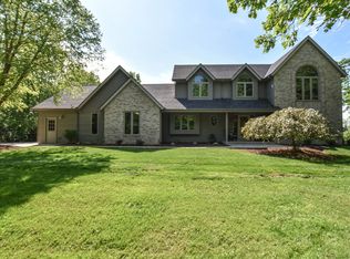 S107W16108 Loomis Dr, Muskego, WI 53150