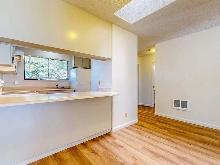 1565-1583 Neotomas Ave — Photo 10