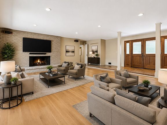 3rd image of 10115 Chesterton Dr
