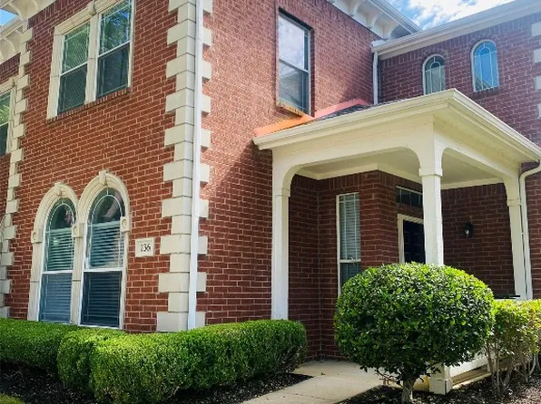 136 Henrietta St, Lewisville, TX 75057