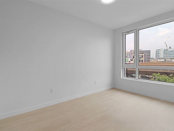 3rd image of 280 Meeker Ave #605