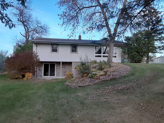 3rd image of 300 Fingal Dr