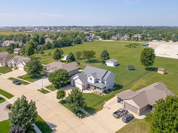 2nd image of 4009 Maryhill Dr