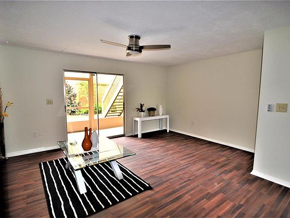 2nd image of 154 Ulster Ln #154