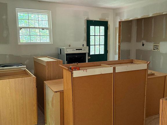 5th image of 212 Lindsey Ln