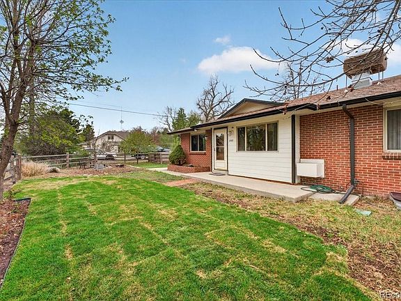 3rd image of 2303 Iris Street