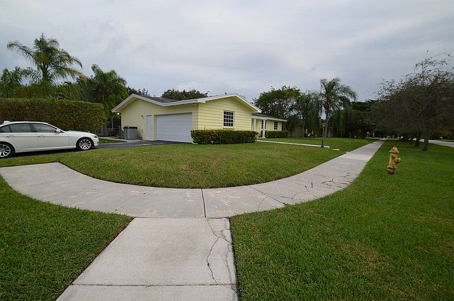 1st image of 17601 SW 87th Ave