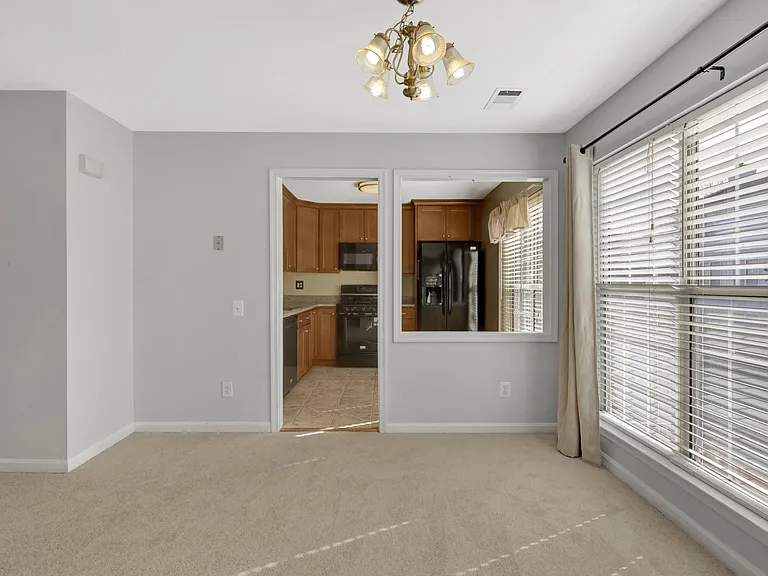8204 Catbird Cir #202 — Photo 6